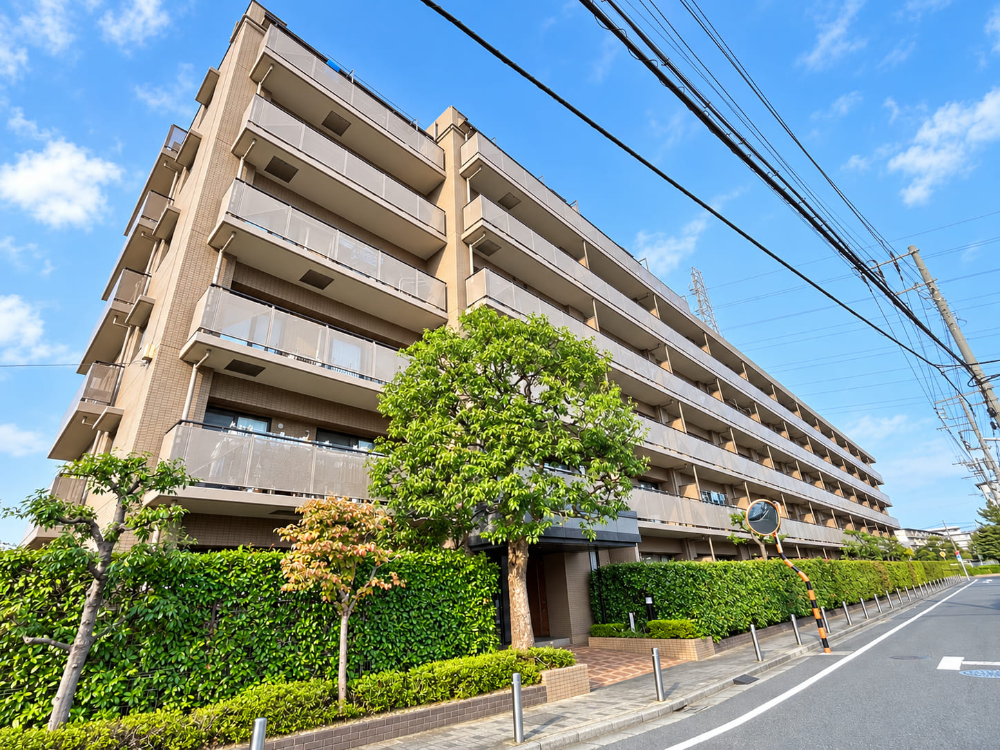 Este Square Nishiarai